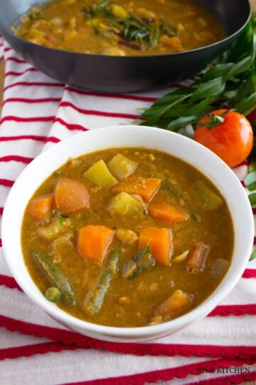 varutharacha sambar -sambar with fried coconut | Nish Kitchen