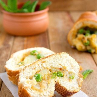 Samosa Stuffed French Bread | Video - NISH KITCHEN