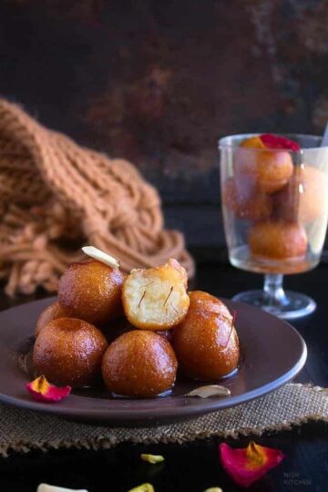 semolina or rava gulab jamun recipe video