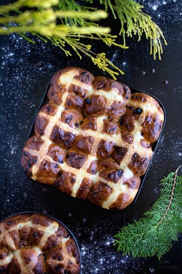 choc chip hot cross buns recipe video