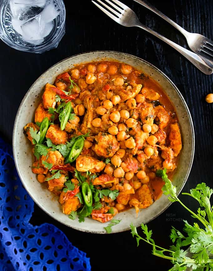 Chickpea curry with chicken