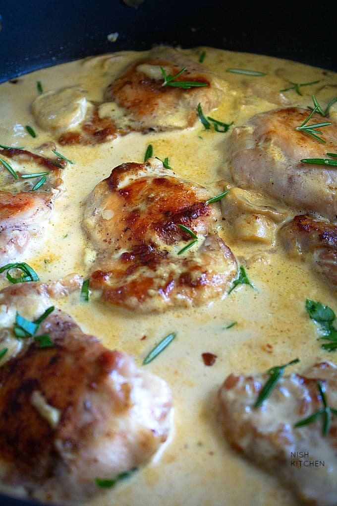Creamy chicken with garlic and mushrooms