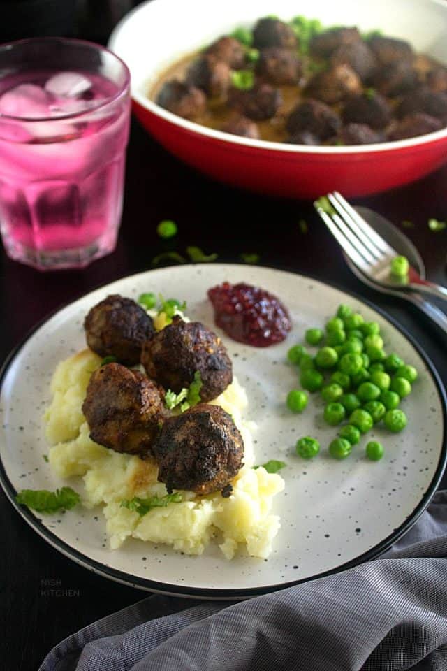 IKEA Swedish Meatballs with cream sauce | Video - NISH KITCHEN