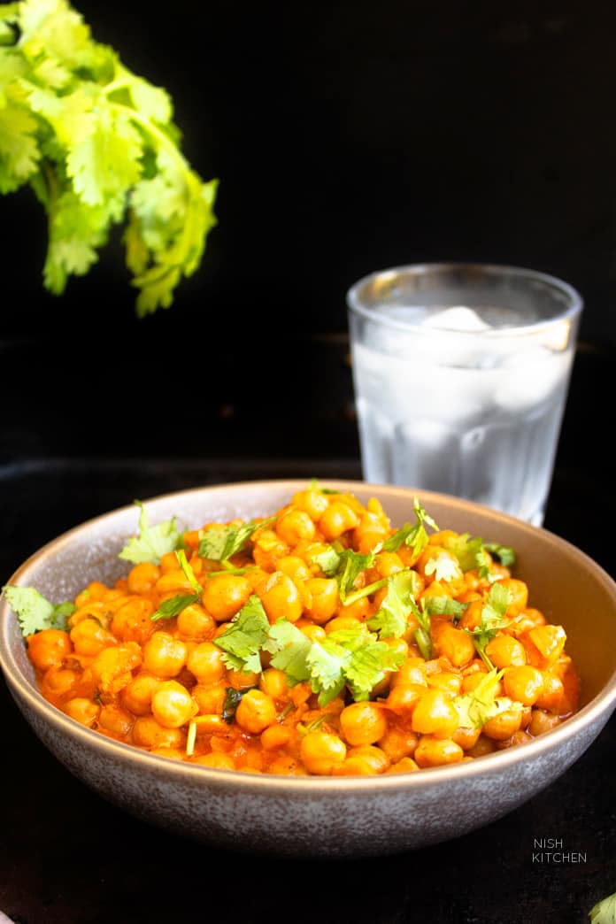 Chickpea curry with coconut milk