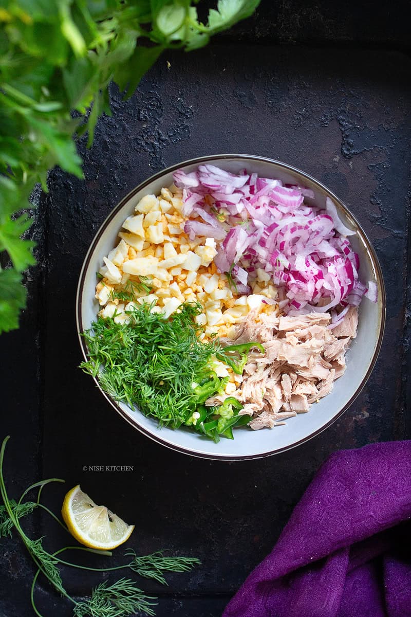 spicy tuna egg salad