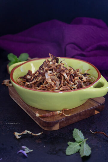 how to make crispy fried onions in microwave step 1