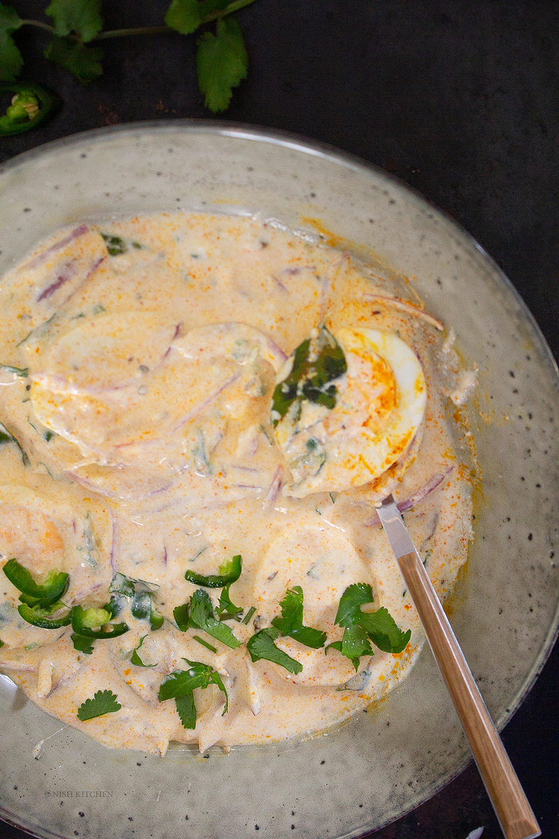 5 minute curried eggs with yogurt